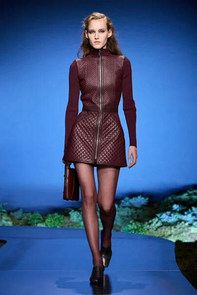 Look 32